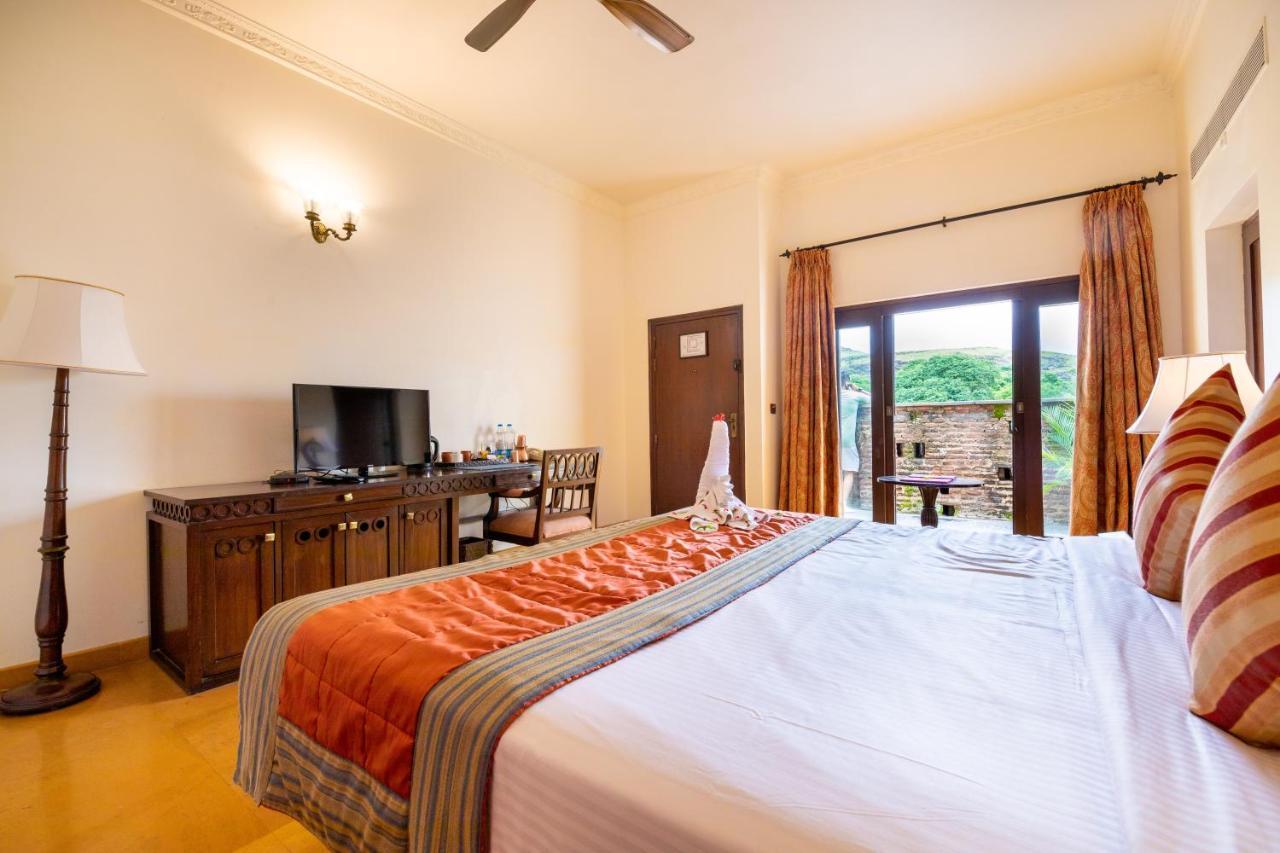 Fort Jadhavgadh -A Gadh Heritage Hotel Sasvad Eksteriør bilde