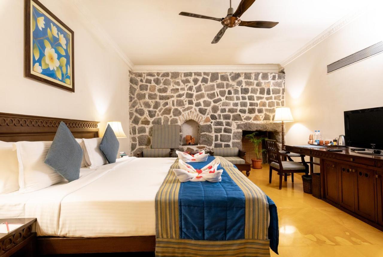 Fort Jadhavgadh -A Gadh Heritage Hotel Sasvad Eksteriør bilde