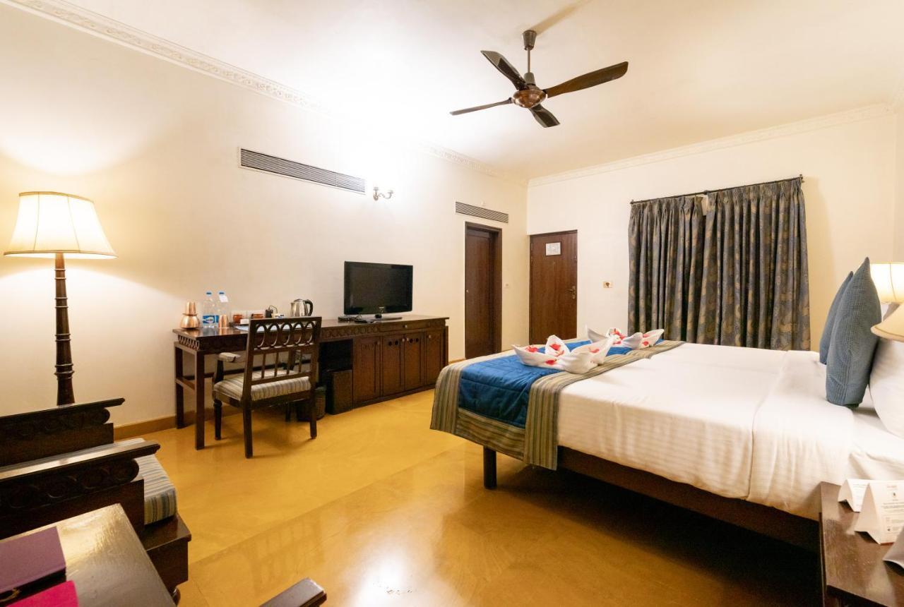 Fort Jadhavgadh -A Gadh Heritage Hotel Sasvad Eksteriør bilde
