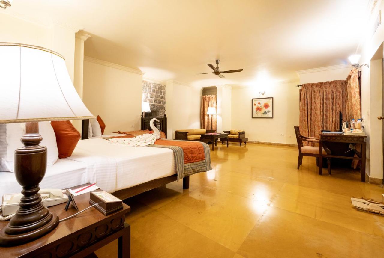 Fort Jadhavgadh -A Gadh Heritage Hotel Sasvad Eksteriør bilde