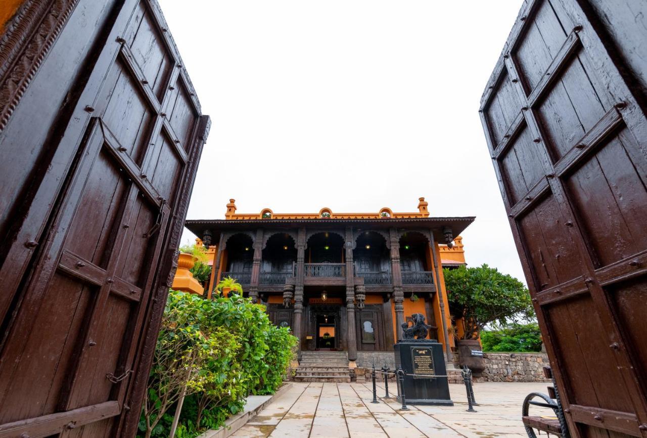 Fort Jadhavgadh -A Gadh Heritage Hotel Sasvad Eksteriør bilde
